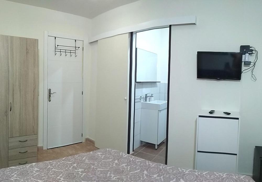 Kiki Vivienda Bed & Breakfast San Isidro  Bagian luar foto